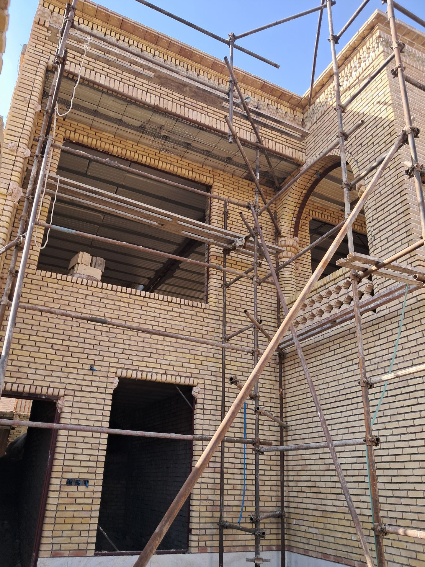 خدمات اجرای نما سنتی قزاقی — عکس ۱